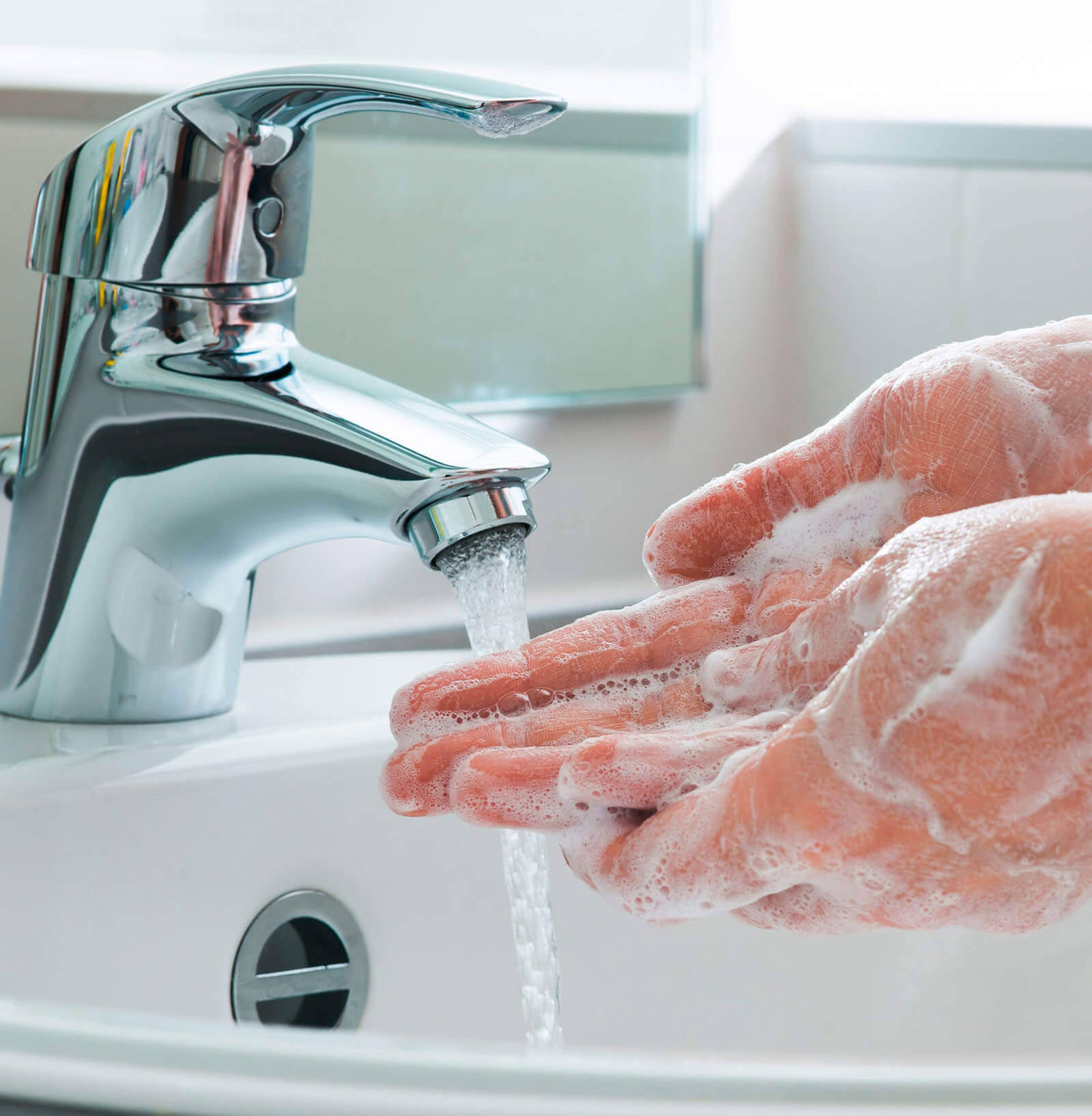 Hände waschen für sicheres Arbeiten bei HDO